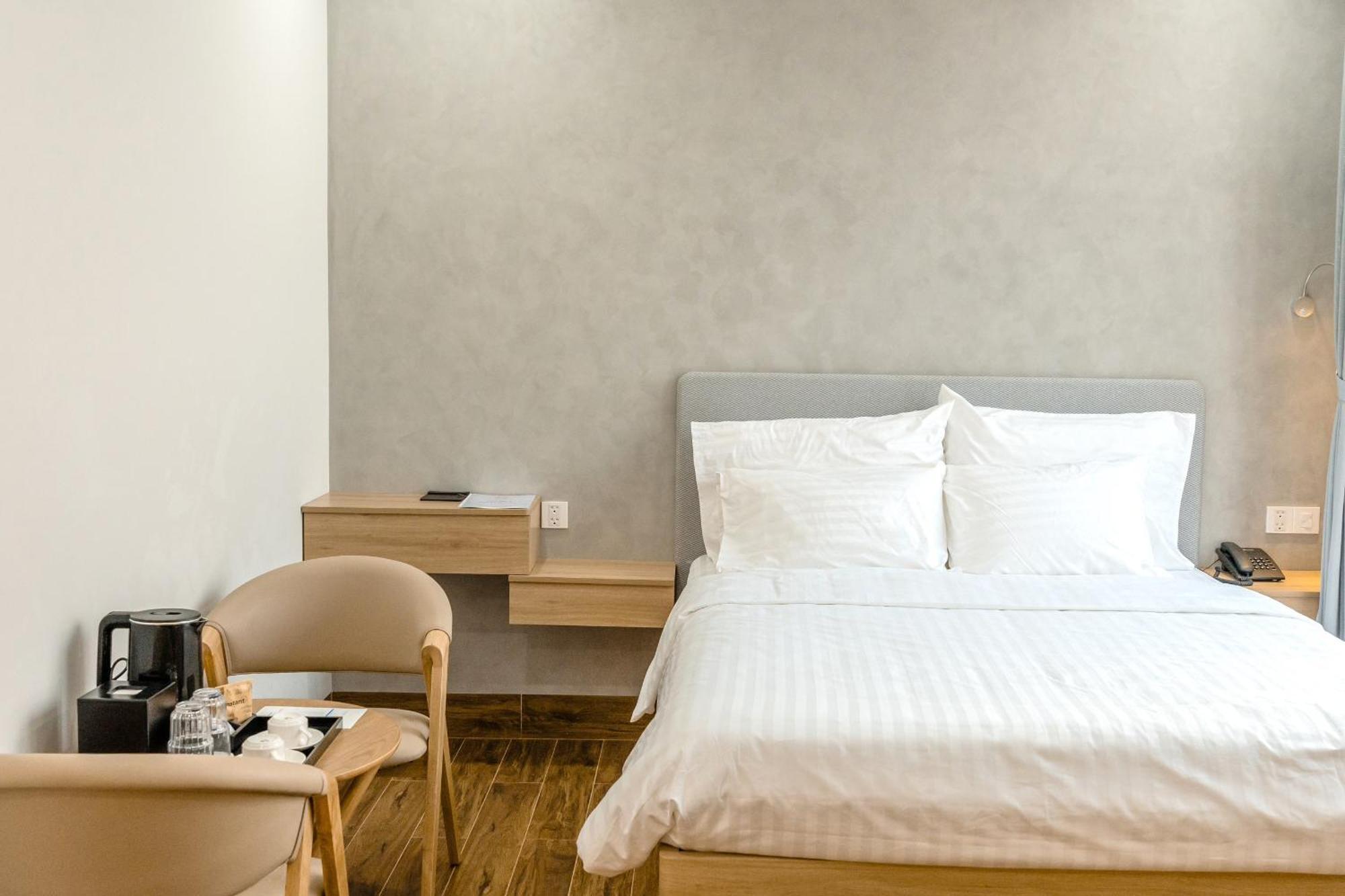 Diora Hotel Pleiku By Hos Экстерьер фото