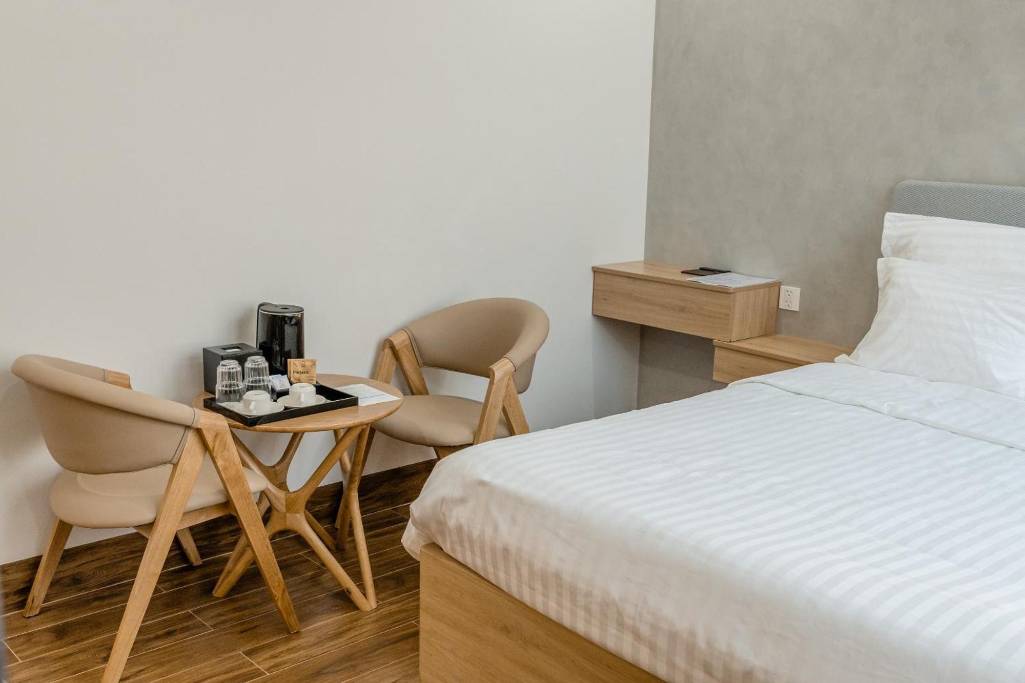 Diora Hotel Pleiku By Hos Экстерьер фото