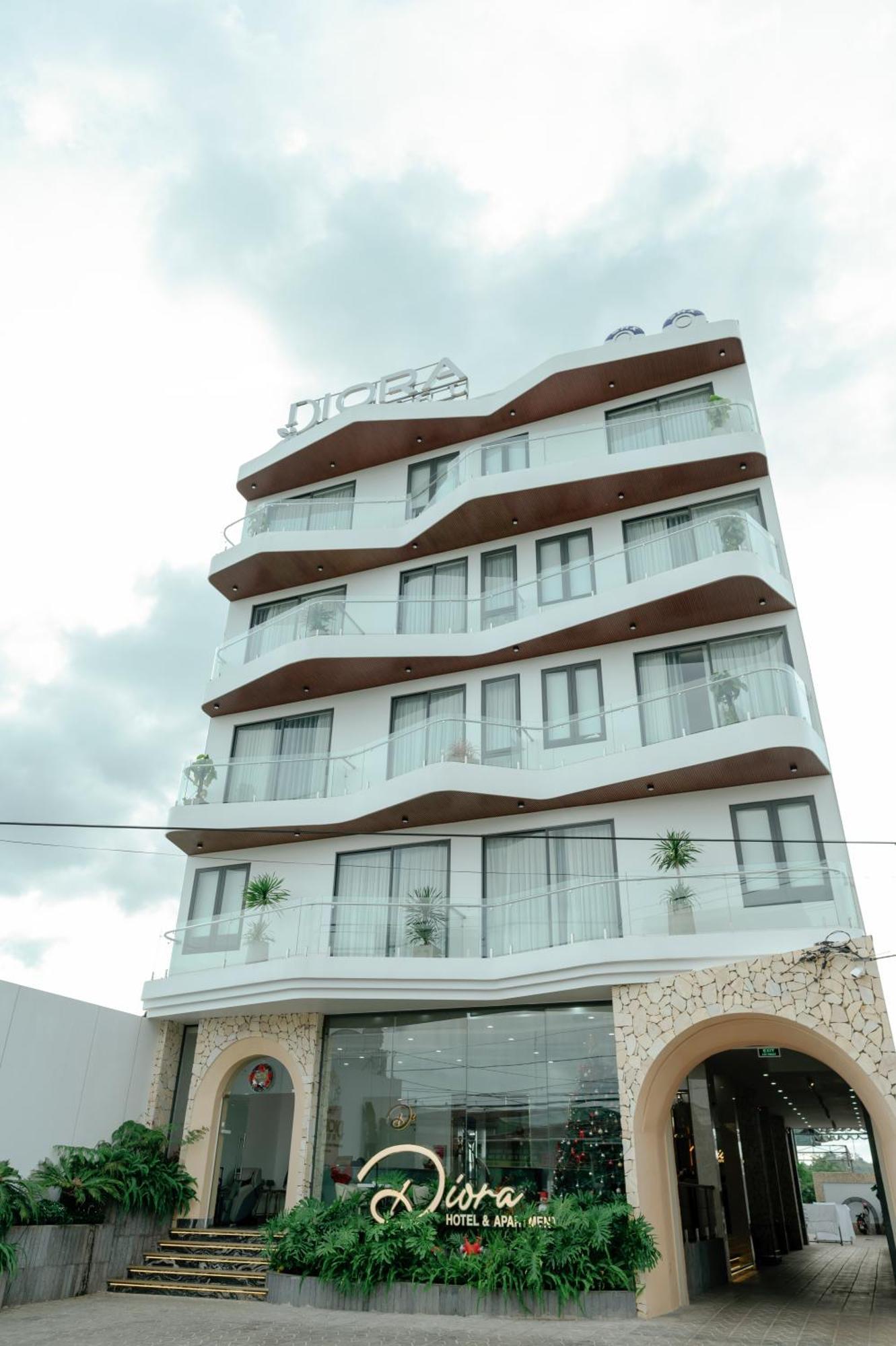 Diora Hotel Pleiku By Hos Экстерьер фото